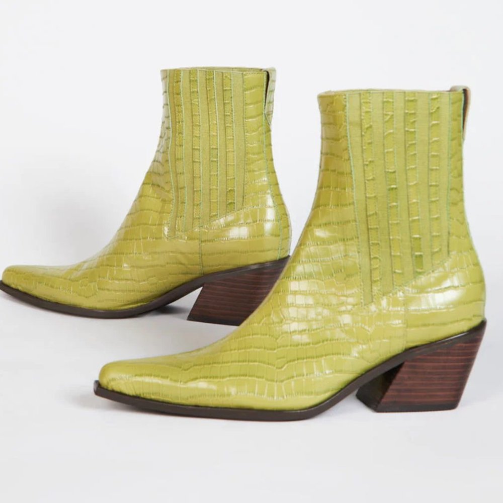 NEW Intentionally Blank Hillary Croc Boot
